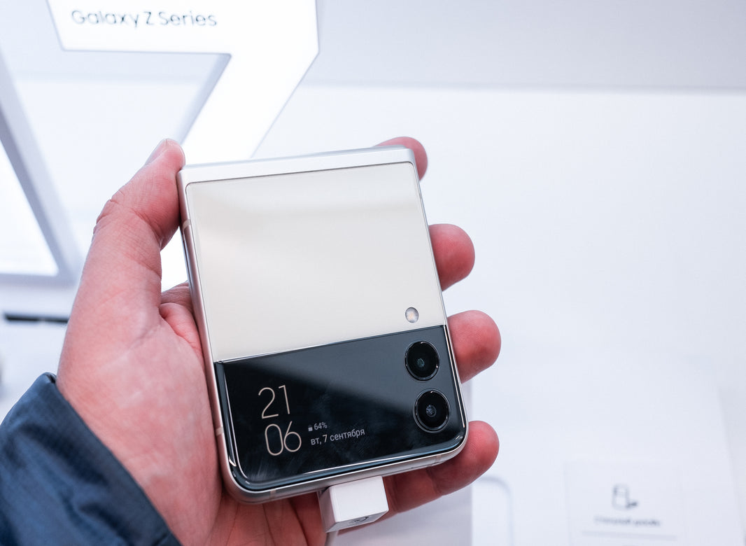 How Folding and Flexible Electronics Are Changing Packaging Design - Gamut Packaging