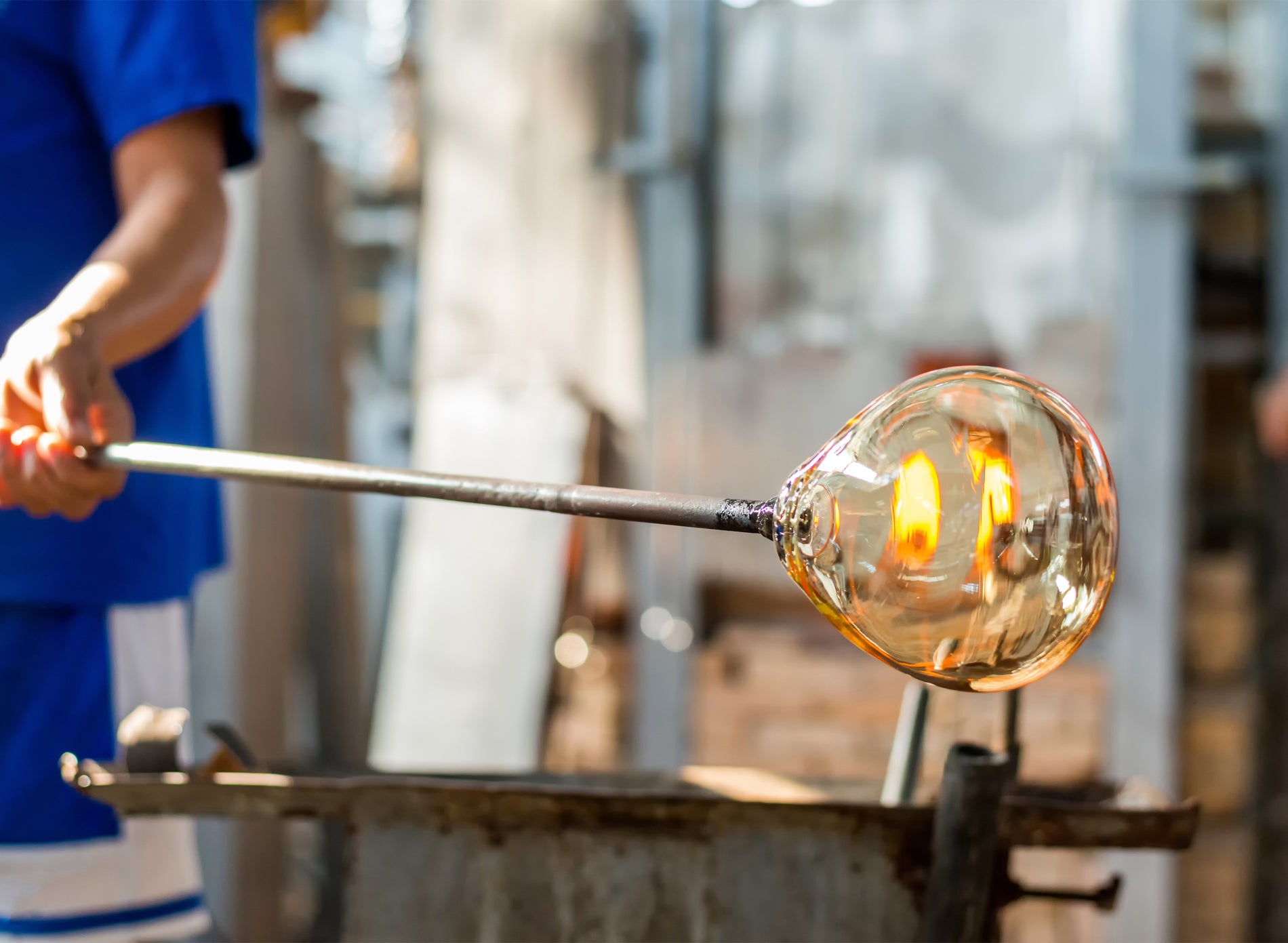 How Bongs Are Made: The Art of Glass Blowing - Gamut Packaging