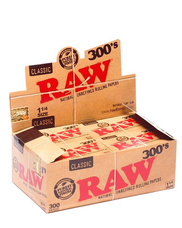 RAW | 'Retail Display' 300's 1 1/4 Size Rolling Papers | 83mm - Classic - 40 Count Image